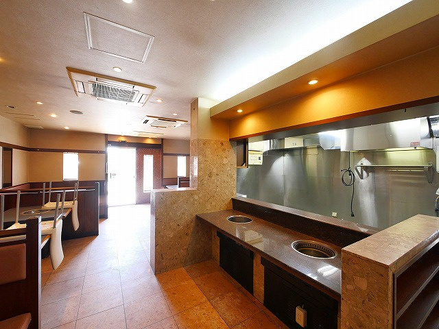 三条添川町店舗の内装