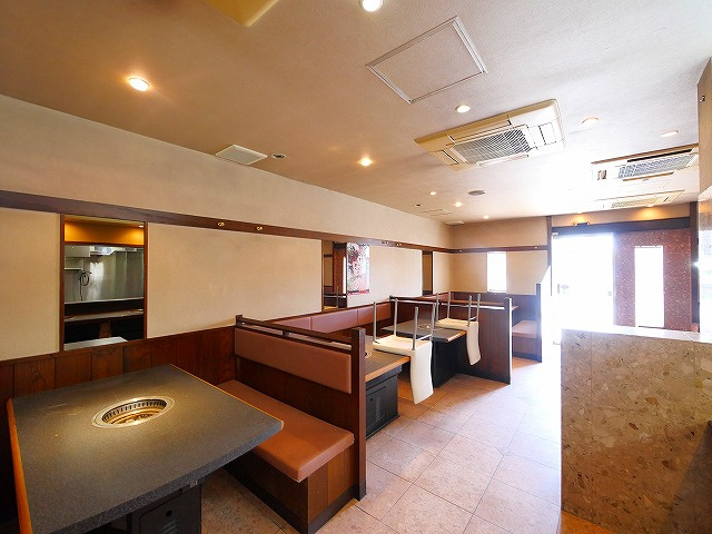 三条添川町店舗の内装