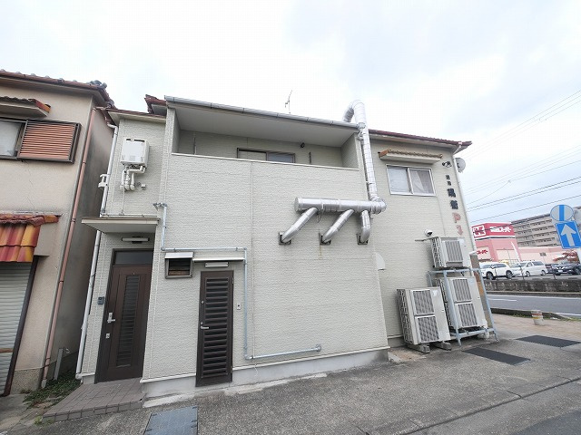 三条添川町店舗の外観