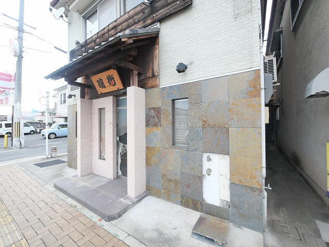 三条添川町店舗の外観