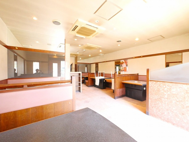 三条添川町店舗の内装