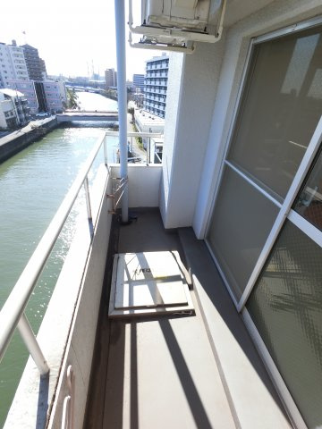 【バルコニー】