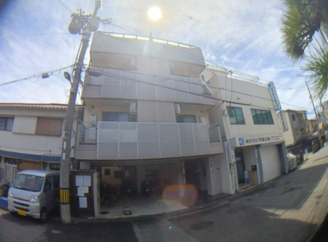 落ち着いた色で多くの人に受け入れられやすい外観です