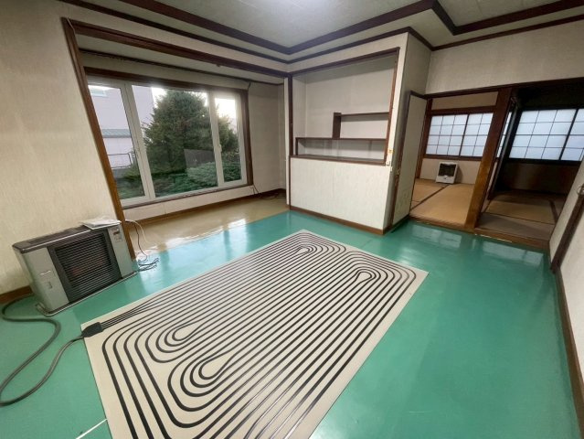 興津5-18-12貸家のロビー