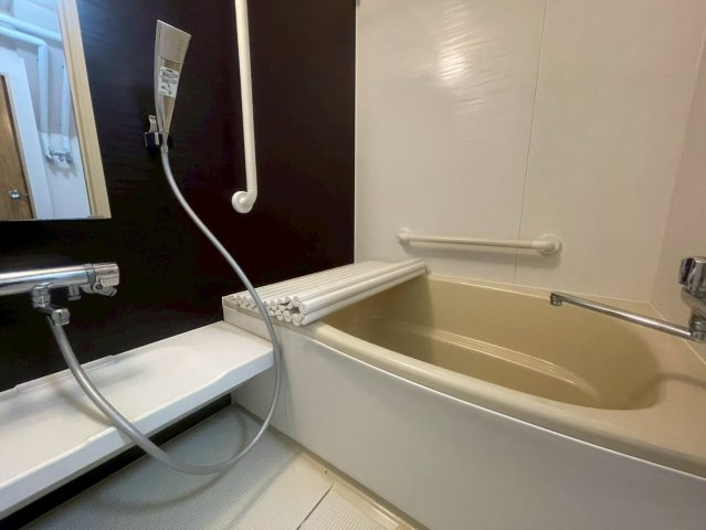 興津5-18-12貸家の洋室