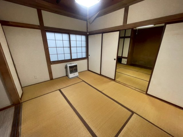 興津5-18-12貸家の庭