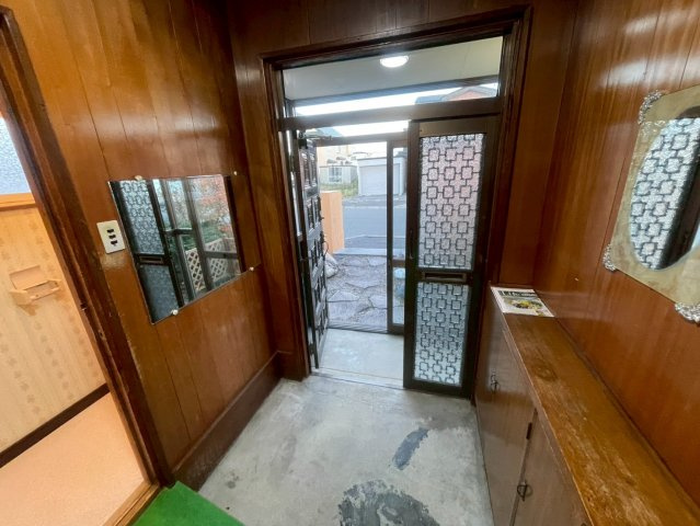 興津5-18-12貸家の玄関