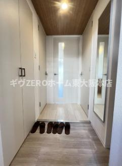 シャテーニュ上本町の玄関