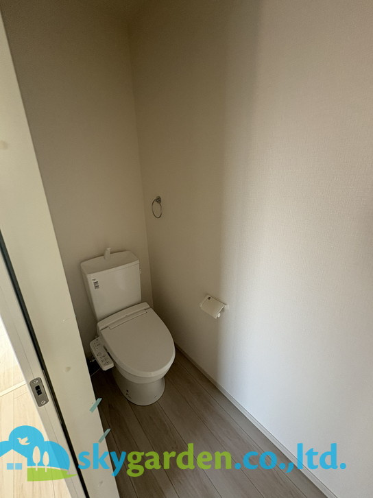 藤沢市片瀬6期　新築戸建　全2棟2号棟のトイレ|落ち着いたトイレです