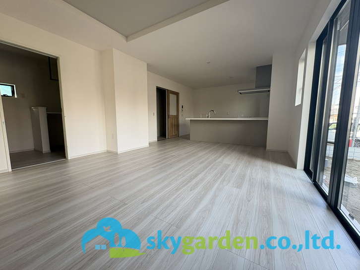 藤沢市片瀬6期　新築戸建　全2棟2号棟の居間・リビング