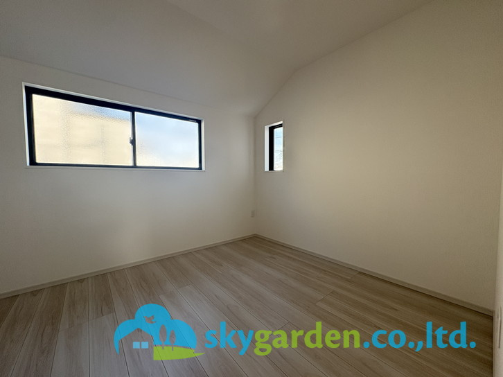 藤沢市片瀬6期　新築戸建　全2棟2号棟の洋室|ゆったりした洋室です