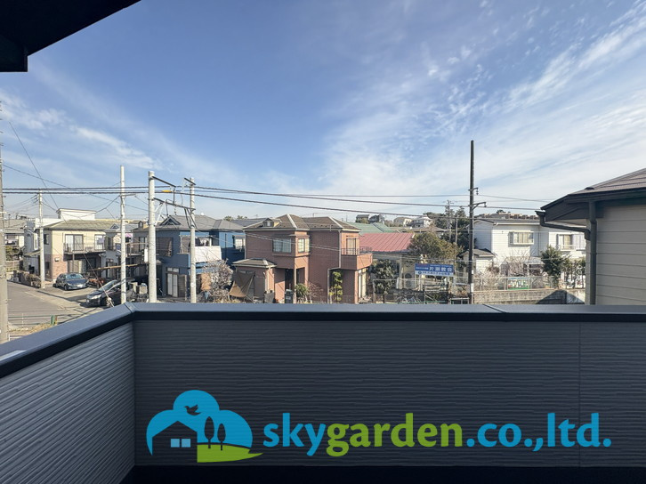 藤沢市片瀬6期　新築戸建　全2棟2号棟のバルコニー|落ち着いた時間を過ごせるバルコニーです