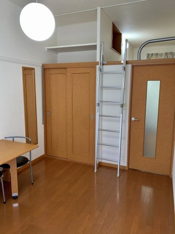 レオパレス守谷中央の寝室