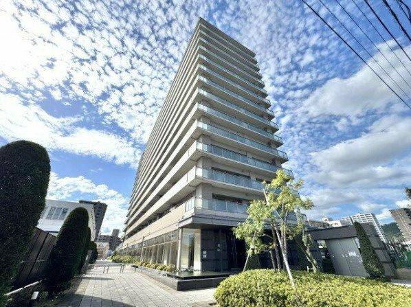 アルファパーク栗林駅南の外観