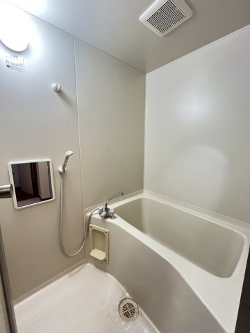 メゾンイワサカの浴室|お風呂で日々の疲れを落としましょう