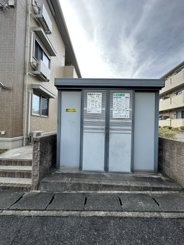 サンフレンズ Aの駐車場