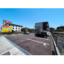 アプリシティの駐車場