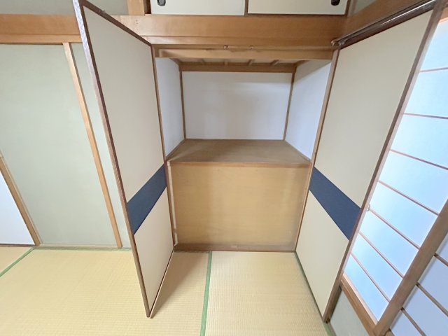 俵口町大久保借家の収納