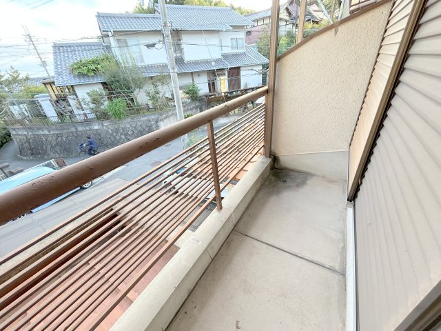 俵口町大久保借家のバルコニー