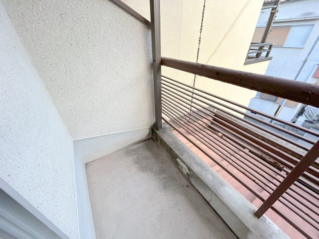 俵口町大久保借家のバルコニー