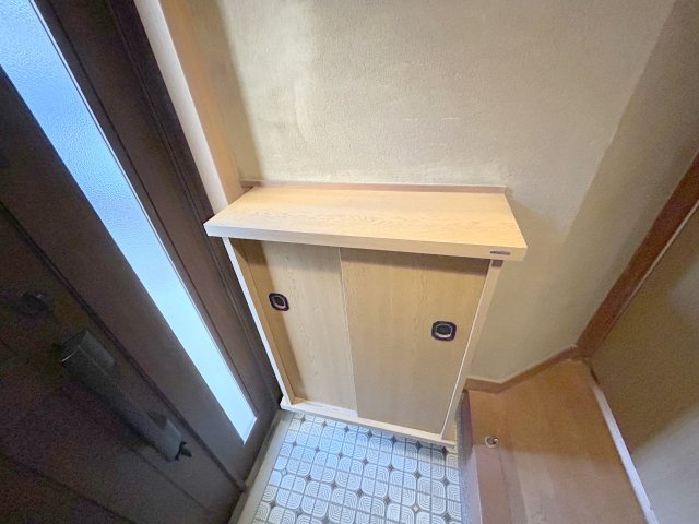 俵口町大久保借家の玄関