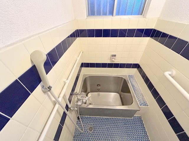 俵口町大久保借家の浴室