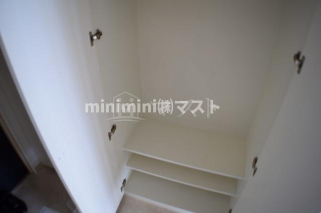 大阪市中央区馬場町の賃貸マンションの収納