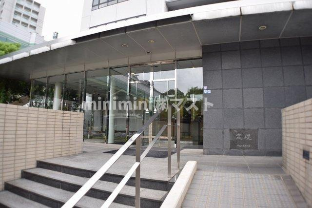 大阪市中央区馬場町の賃貸マンションのエントランス