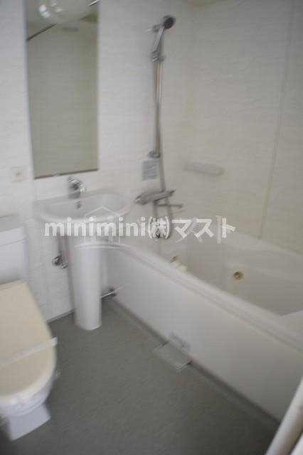 大阪市中央区馬場町の賃貸マンションの浴室