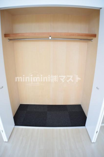 大阪市中央区馬場町の賃貸マンションの収納