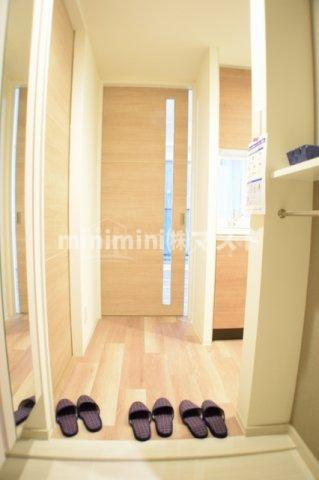 大阪市西区阿波座１丁目の賃貸マンションの玄関