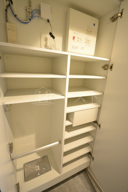 大阪市西区北堀江１丁目の賃貸マンションの収納