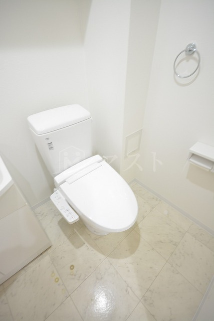 大阪市西区新町４丁目の賃貸マンションのトイレ