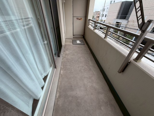 モアグレース藤森のバルコニー|陽当たりのいい幅広タイプのバルコニー♪天気のいい日はお布団や洗濯物をたくさん干せます♪