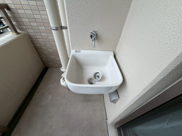 モアグレース藤森の設備|バルコニーにはスロップシンクを設置。ガーデニングやスニーカーの洗濯等に便利です！