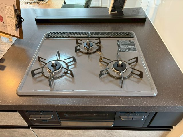 モアグレース藤森の設備|ガラストップコンロでお掃除もラクラク♪