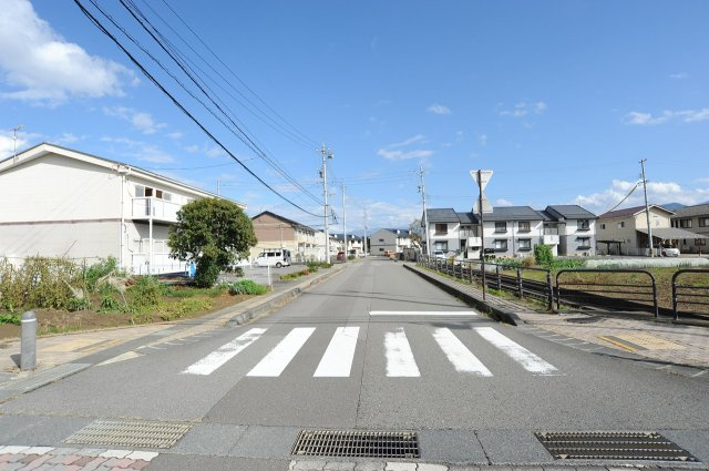 三本柳東3丁目　土地の前面道路含む現地写真