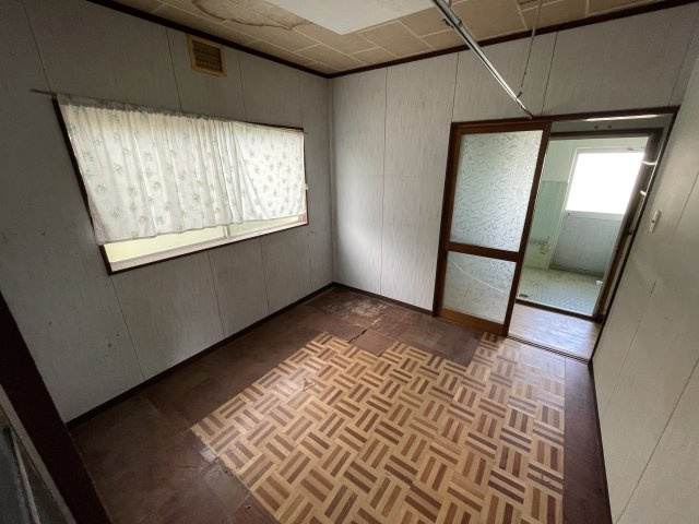 南今泉4881戸建ての洋室