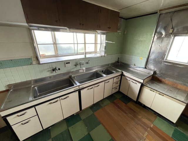 南今泉4881戸建てのキッチン