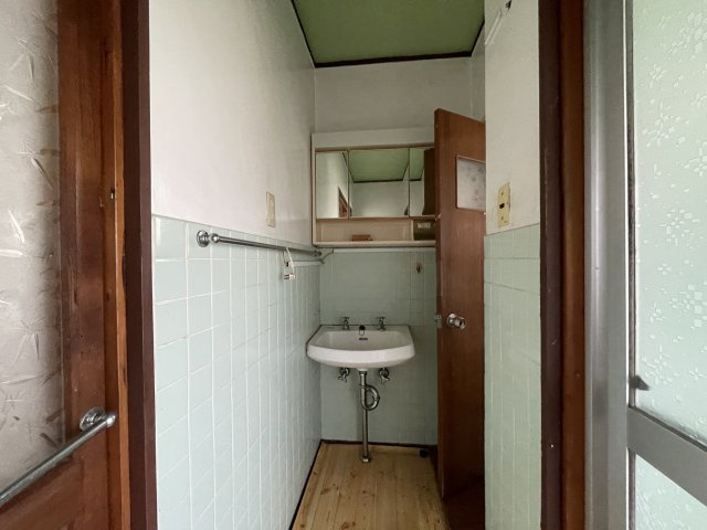 南今泉4881戸建ての独立洗面台