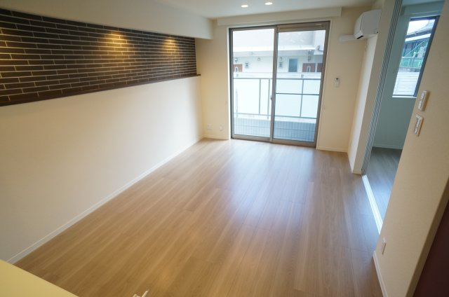 East Villa 逆瀬川の居間・リビング