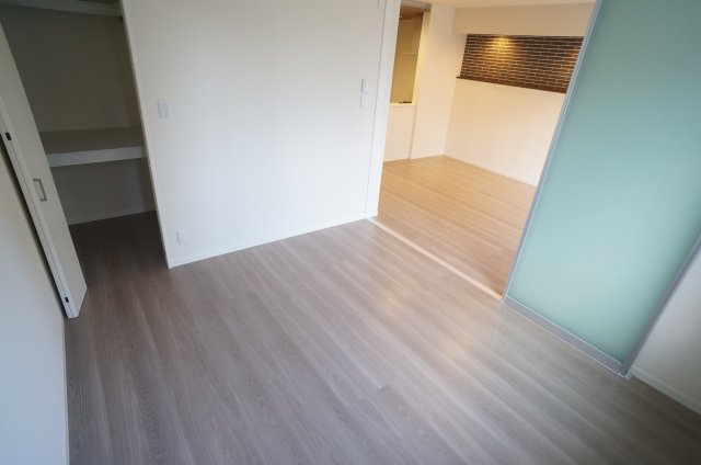 East Villa 逆瀬川の洋室