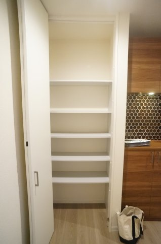 East Villa 逆瀬川の収納