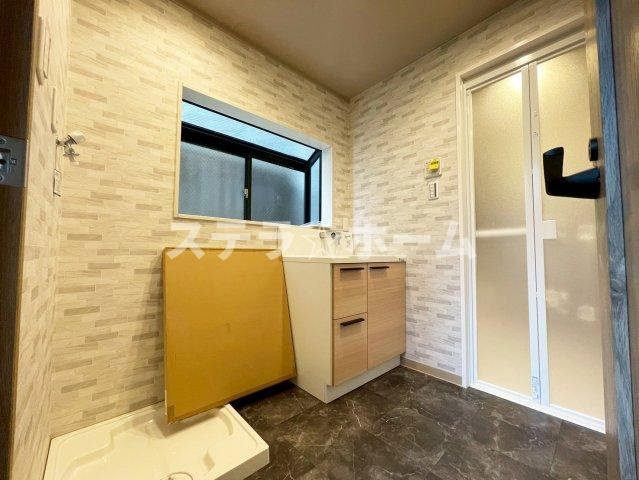 大道南1 中古戸建の独立洗面台|独立洗面化粧台が付いています