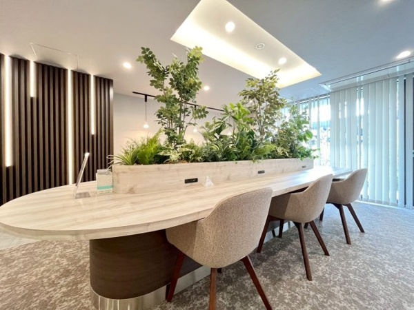 【ロビー】 | 【オーナーズラウンジ】ご家族やゲストとのご歓談の場にもぴったり。思い思いに寛ぎの時を楽しめます！