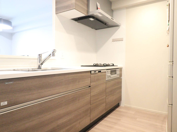 【キッチン】 | 【キッチン】カウンターキッチンとなっており、景色を楽しみながらお料理していただけます◎