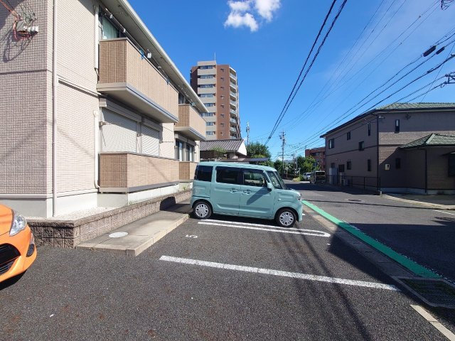 プレジオ丸山の駐車場