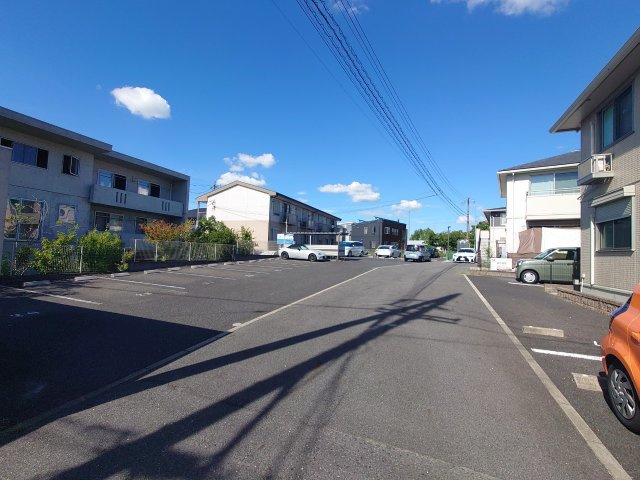 プレジオ丸山の駐車場