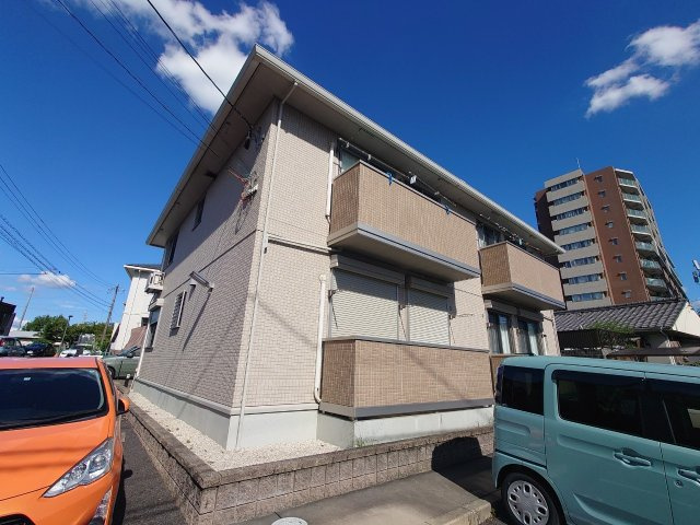 プレジオ丸山の外観