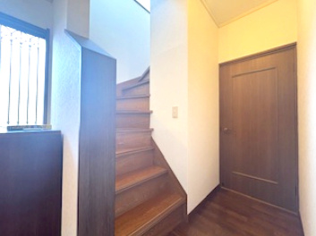 南大泉6丁目貸家のロビー|ゆとりのあるロビーです